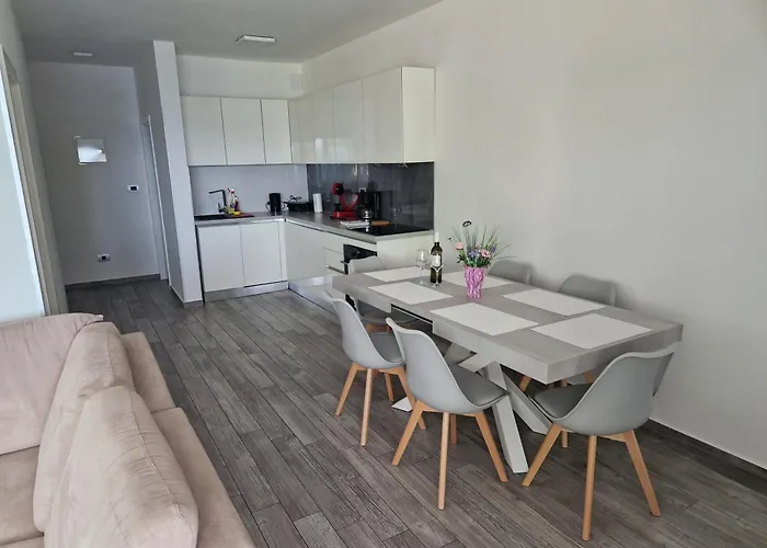 Novi Lux *